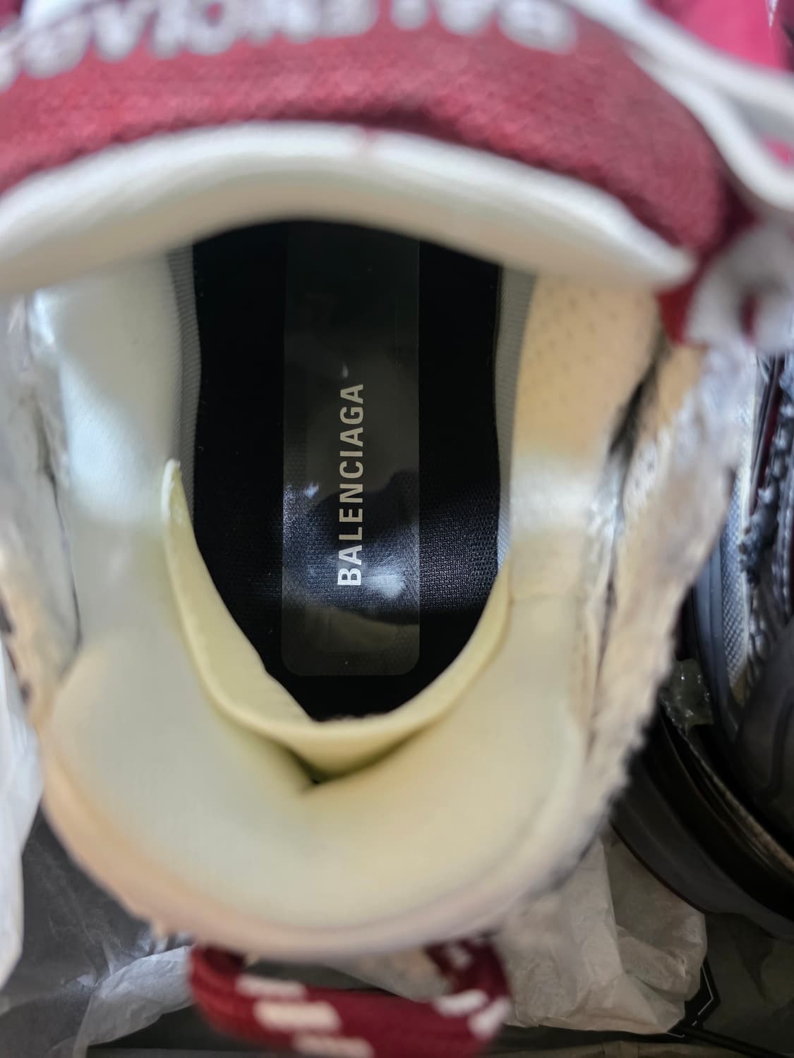 발렌시아가 뉴러너 버건디 40 상품이미지5