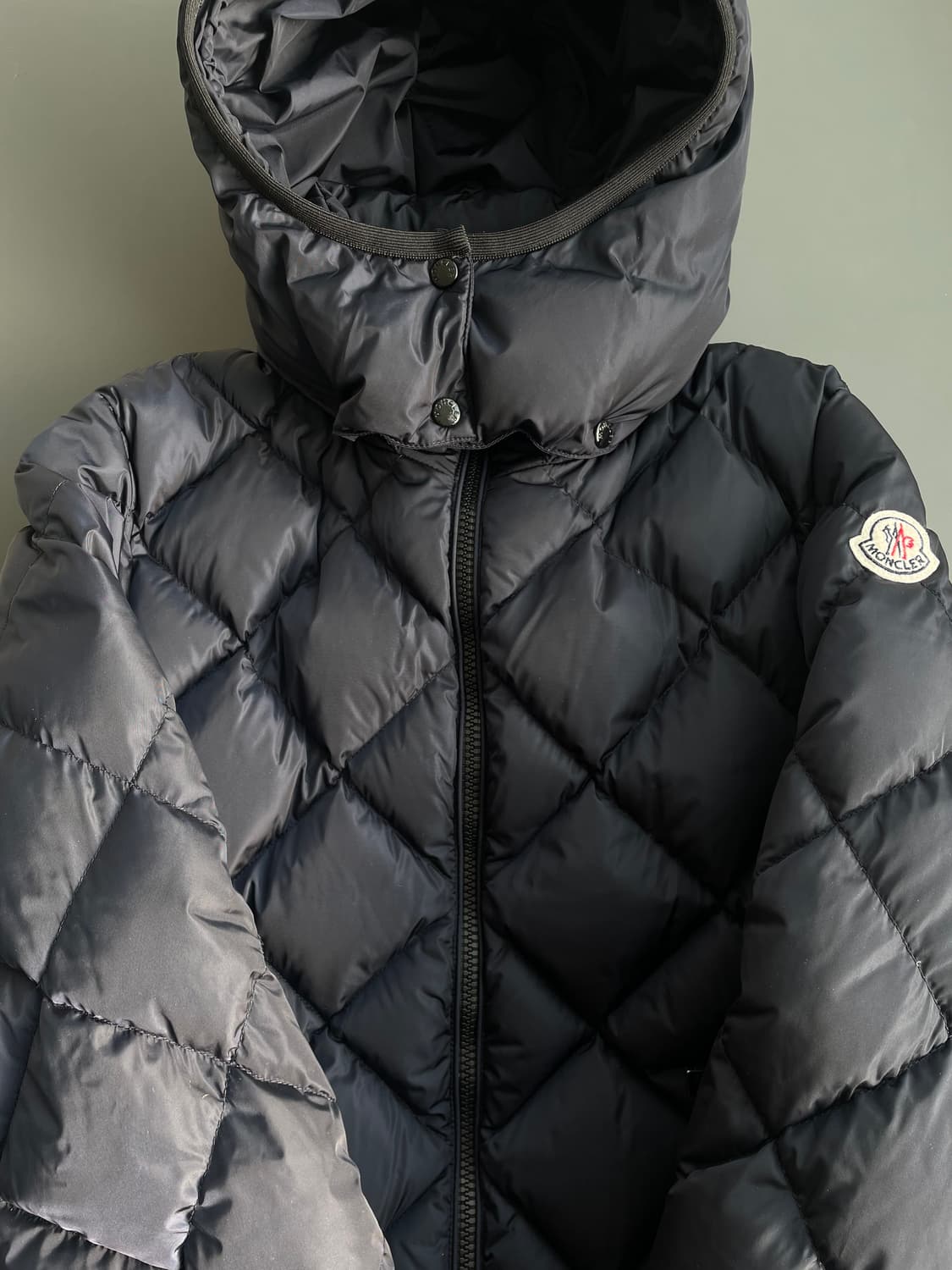 [1] 몽클레어 메스닐 여성 퀼팅 후드 숏패딩 자켓 상품이미지3