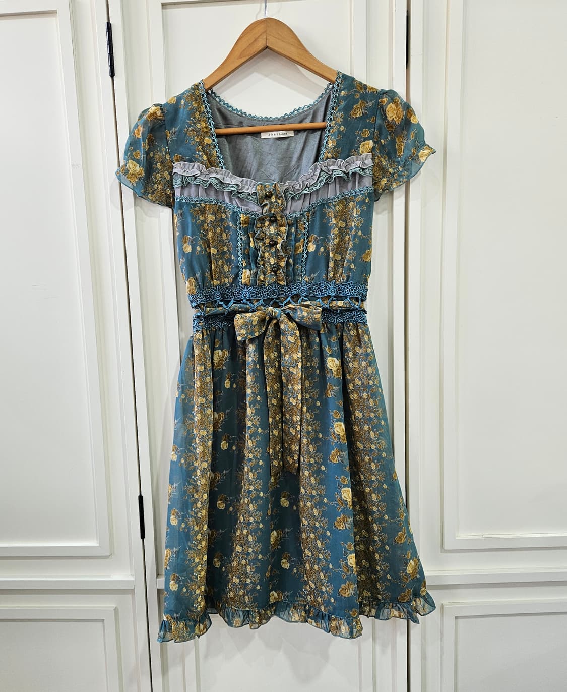 엑시즈팜(axes femme) 로즈 프린트 쉬폰 원피스 상품이미지1