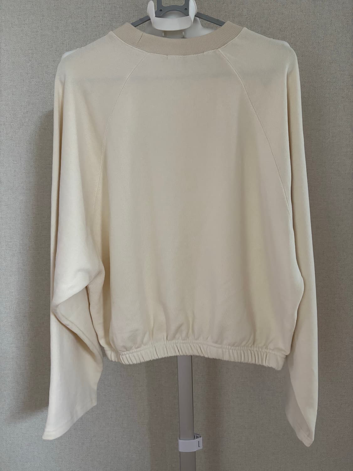 노니에르 NONNIERE 아이보리 맨투맨 FREE 상품이미지2