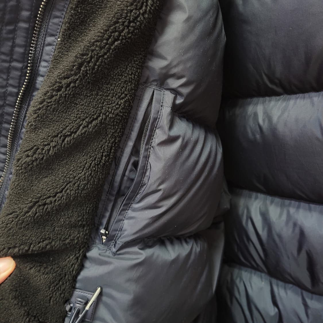 Covernat 커버낫 네이비 후드 퍼 오리털 패딩 상품이미지7