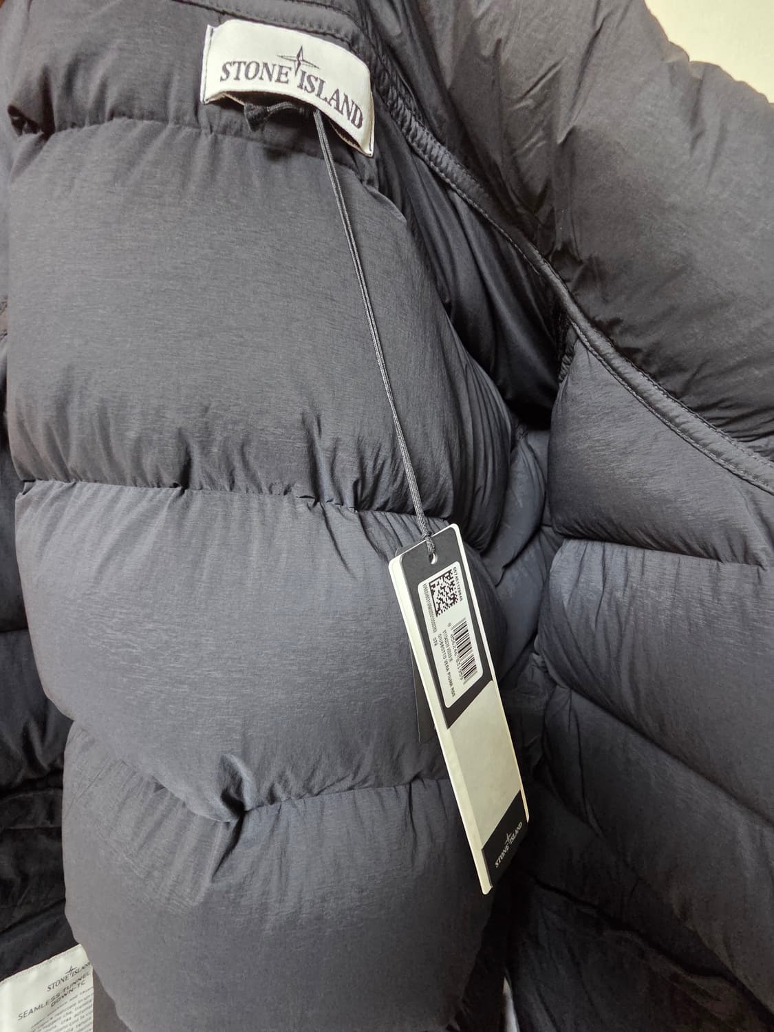 24fw) 스톤아일랜드 심리스 터널 패딩 상품이미지5