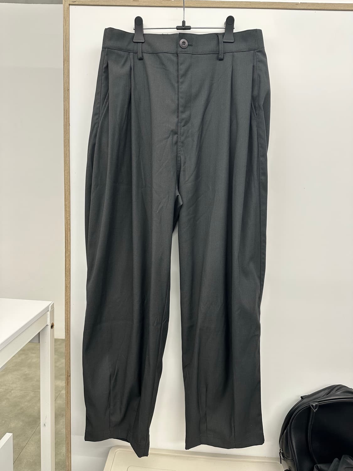낫포너드 TR 3 TUCK BALLOON PANTS(차콜) 상품이미지1