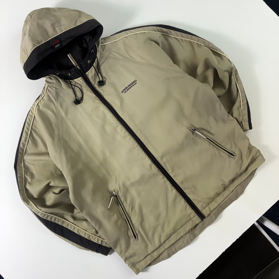Edwin  에드윈 오리지널 자수 베이지 바람막이 자켓 상품이미지2