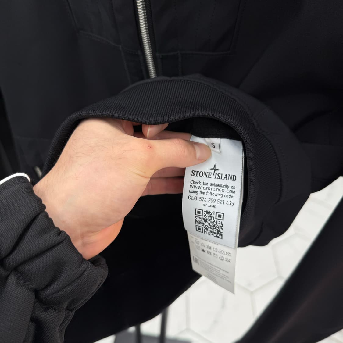 [S] 스톤아일랜드 소프트쉘 바람막이 자켓 상품이미지3