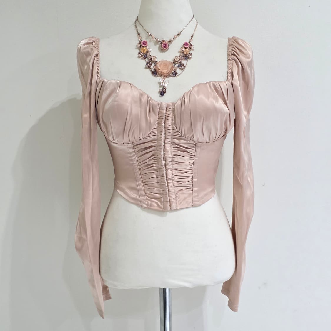 빈티지)핀터깔 히메갸루 핑크베이지 코르셋 새틴 섹시 퍼프 긴팔블라우스 상품이미지2