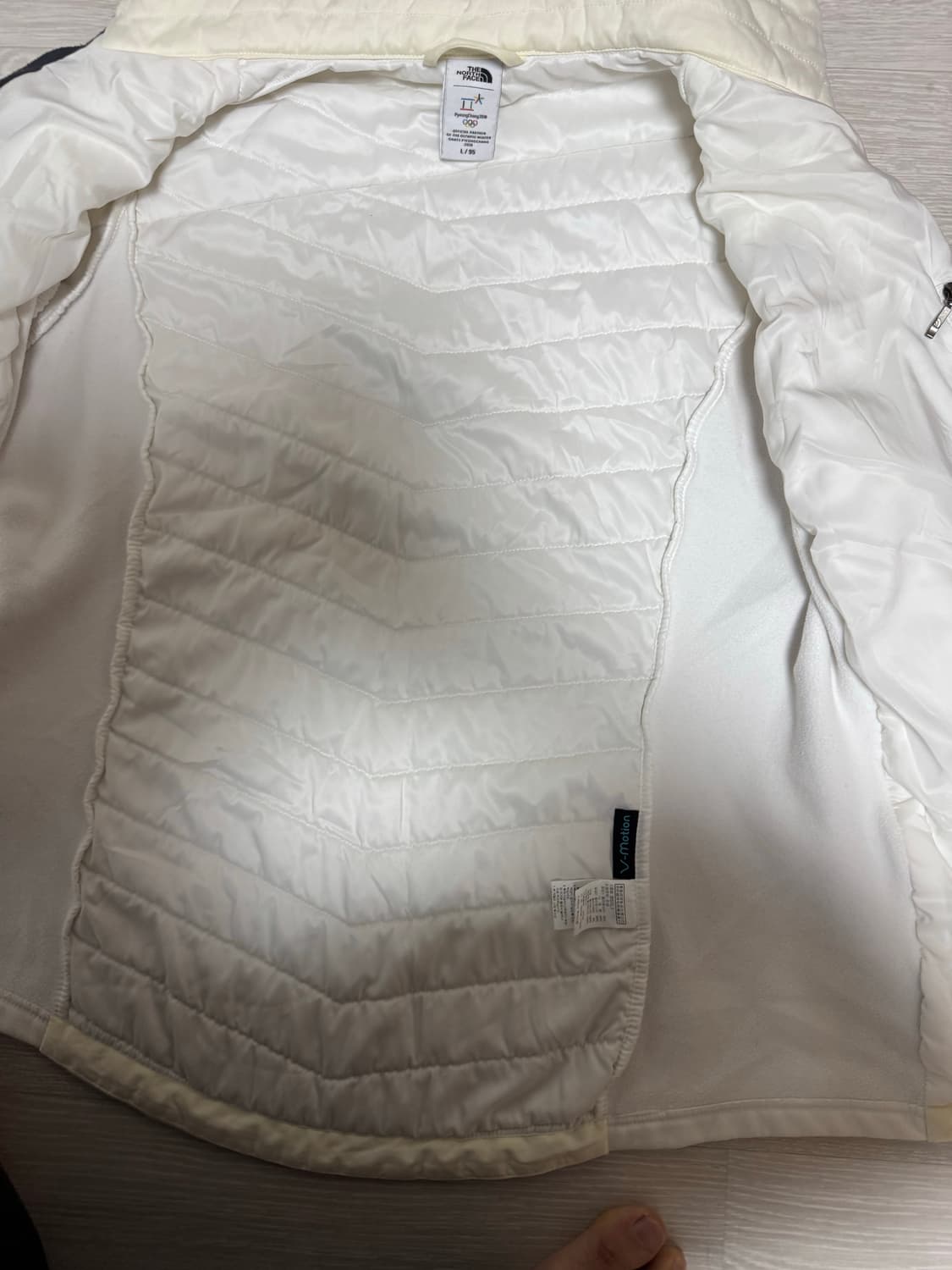 노스페이스 여성 VX ACTIVE 경량 패딩 L 상품이미지4