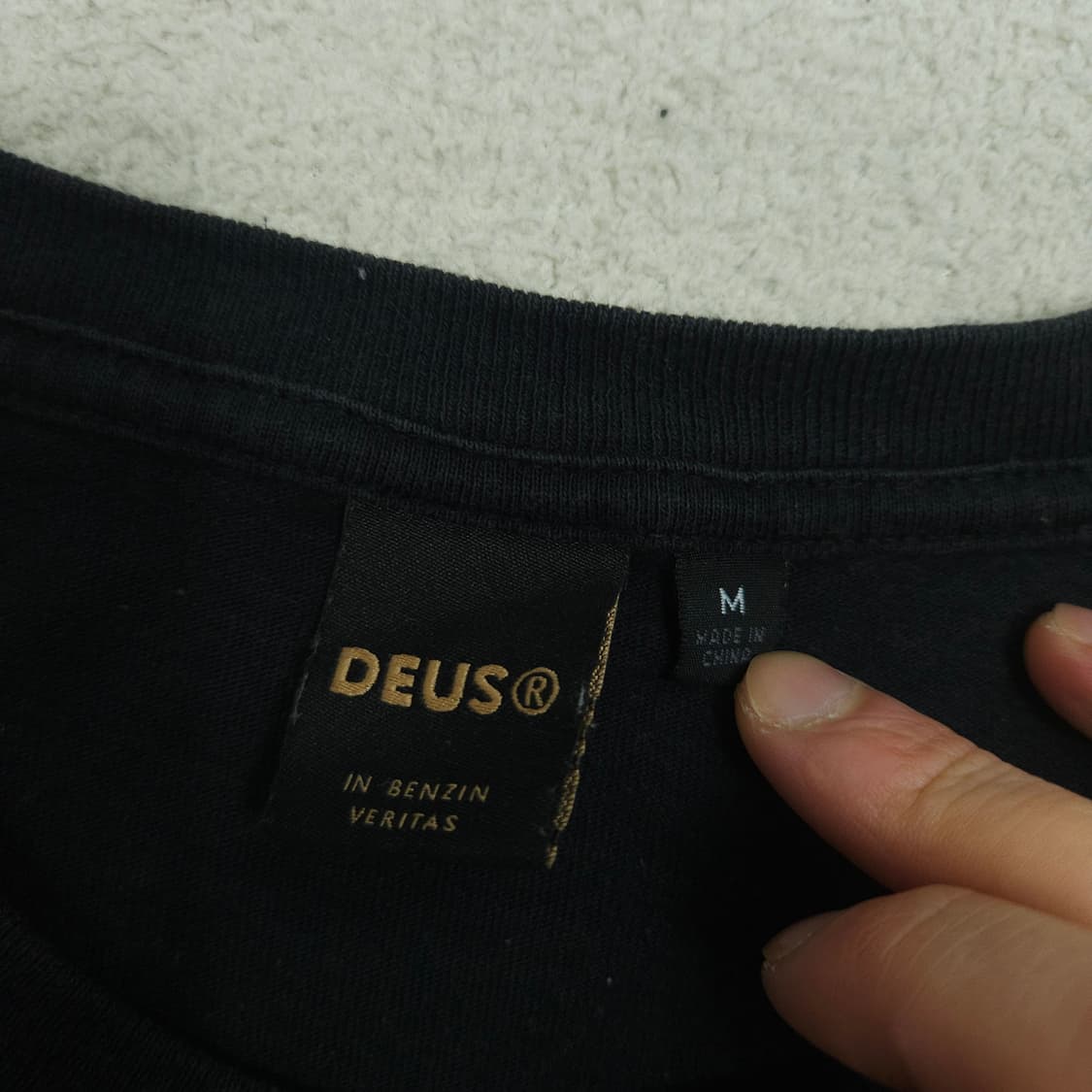 데우스 엑스 마키나 반팔티 M 상품이미지5