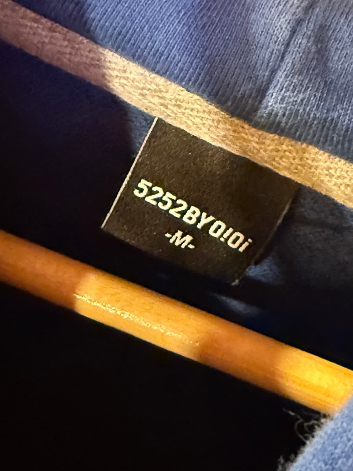 오아이오아이 블루 후드티 상품이미지2