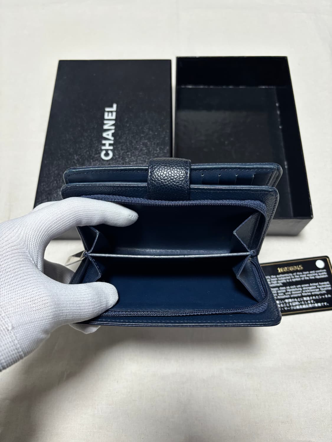 샤넬 네이버 카프스킨 캐비어 마크 장지갑  상품이미지8