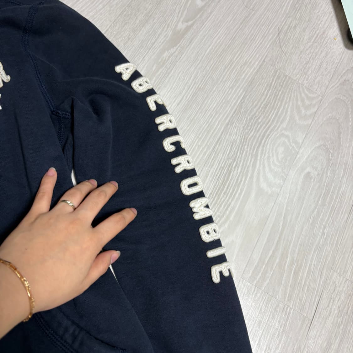 대대장) 아베크롬비 네이비 스펠아웃 딱붙 후드집업 상품이미지6