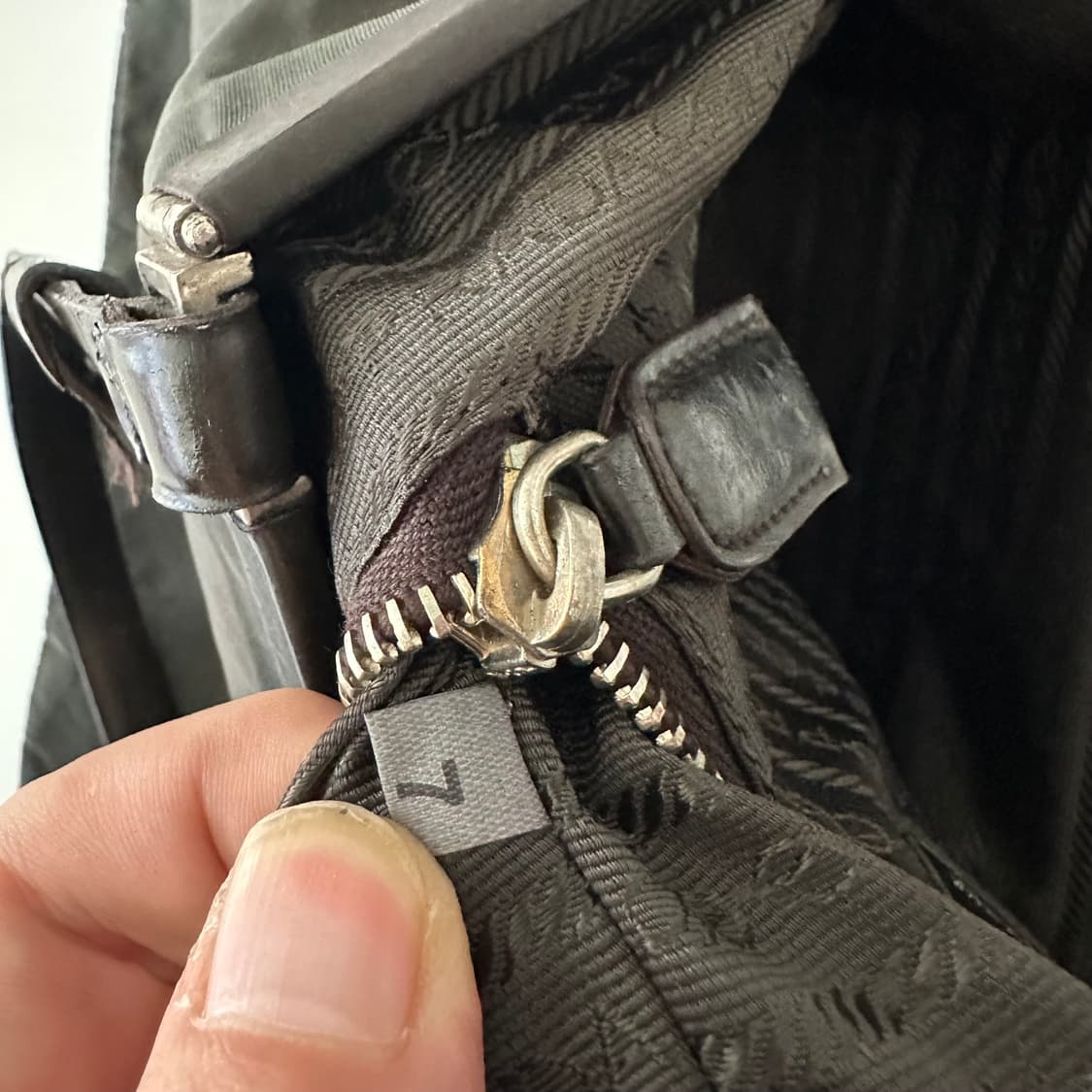 프라다 prada 포코노 나일론 토트백 상품이미지9