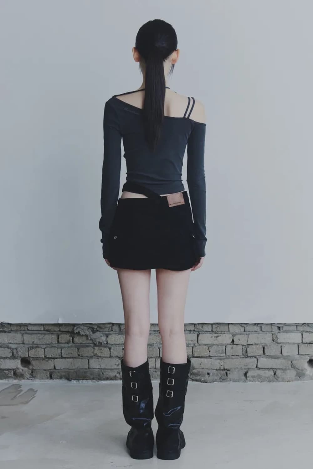 페인오어플레져 RUBY HOOK LONG SLEEVE charcoal 상품이미지2