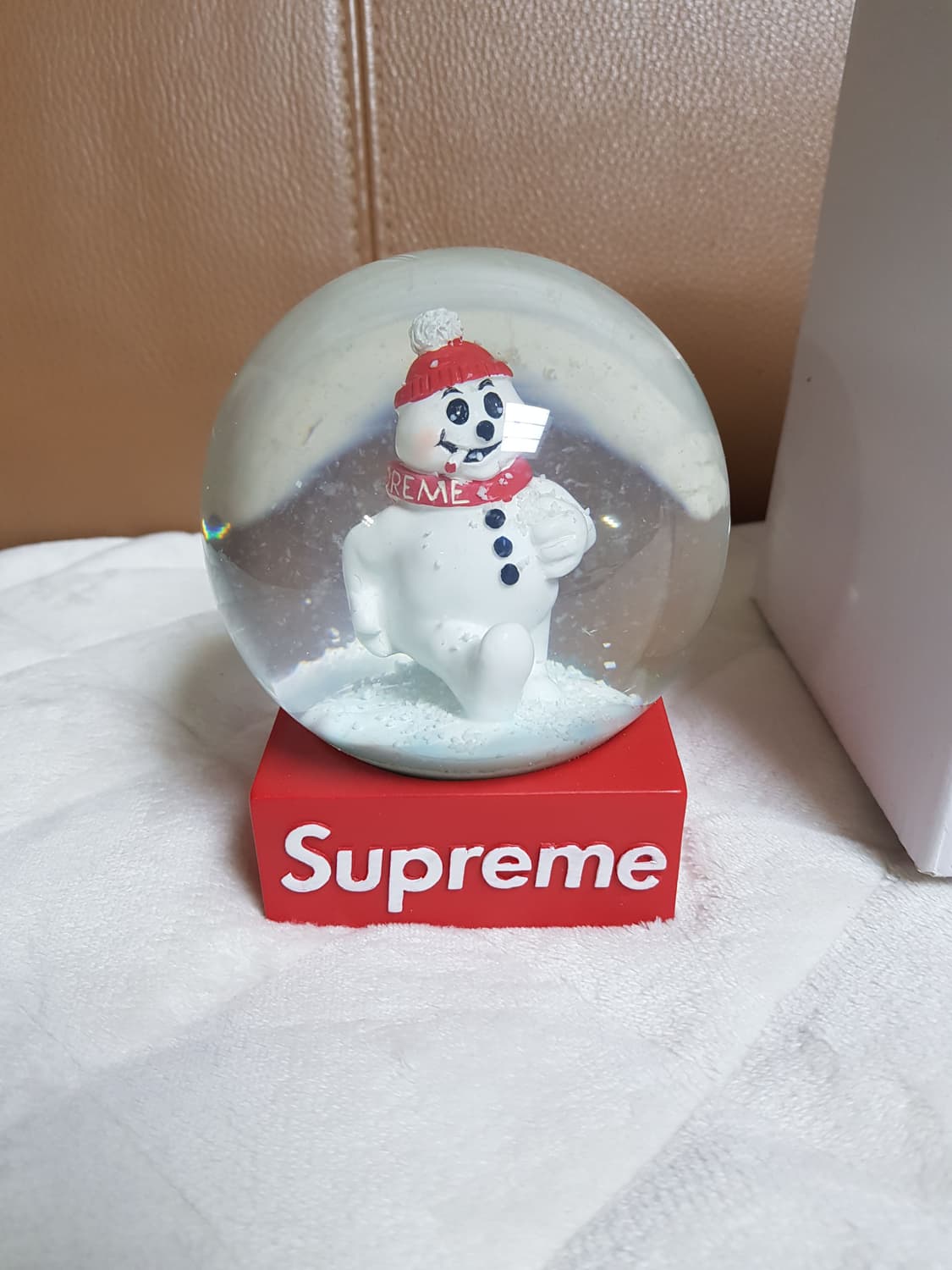 슈프림 스노우맨 스노우글로브 스노우볼 레드 21FW 상품이미지2