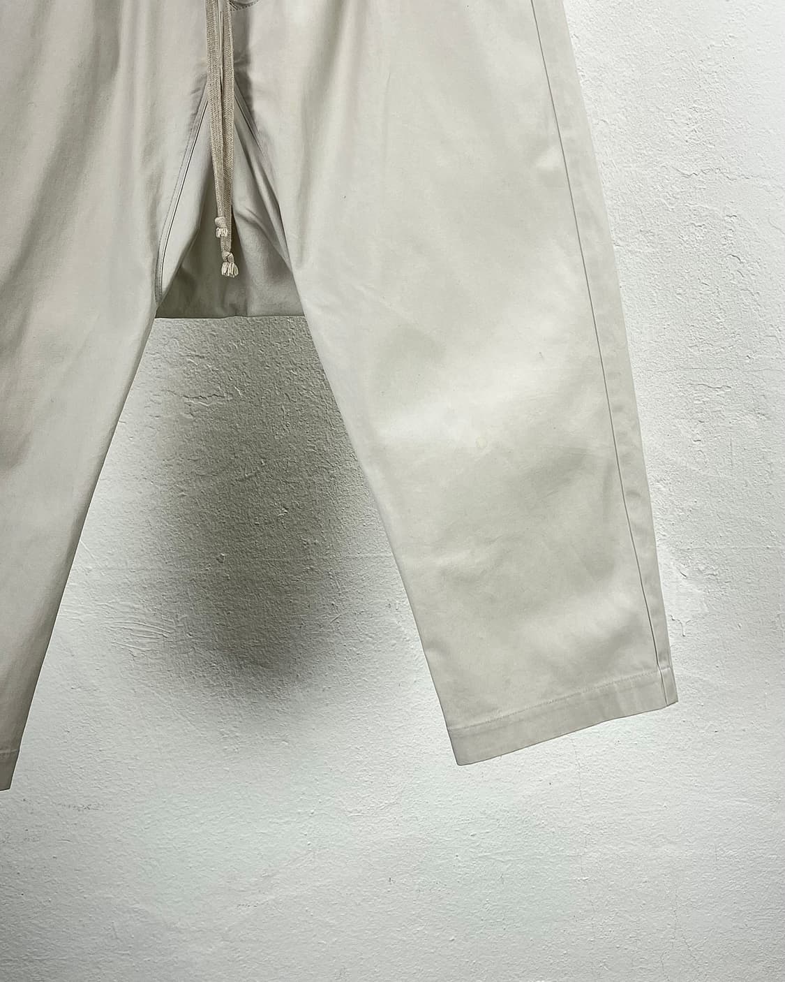 릭오웬스 21ss 베이지 코튼 드로스트링 크롭 카고 팬츠 상품이미지5