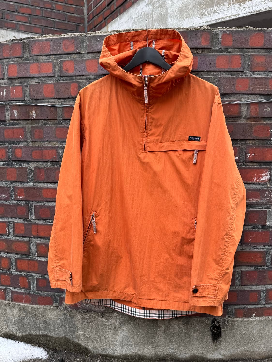 버버리 블랙라벨 오렌지 후드 풀오버  상품이미지2