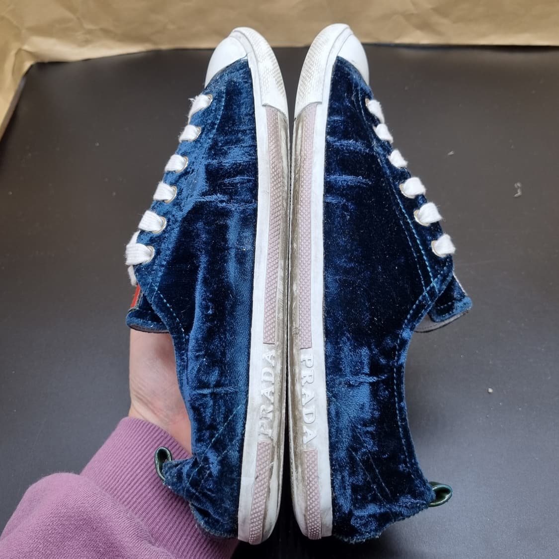 프라다 벨벳스니커즈 245 상품이미지5