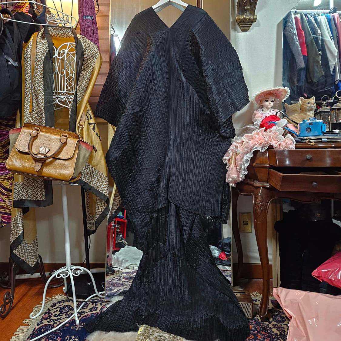 이세이미야케 플리츠플리즈 브이넥 마담 숄 스커프 상품이미지3