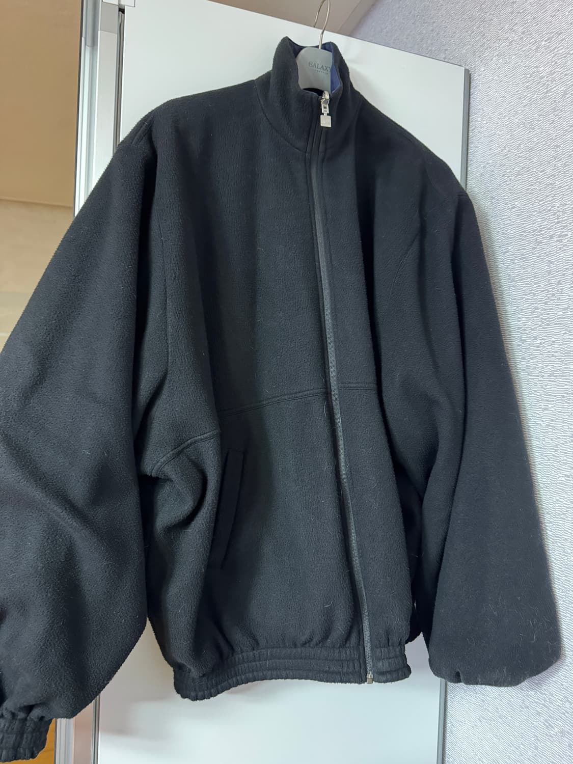 발렌시아가 리버시블 트랙자켓 후리스 팝니다. 상품이미지2