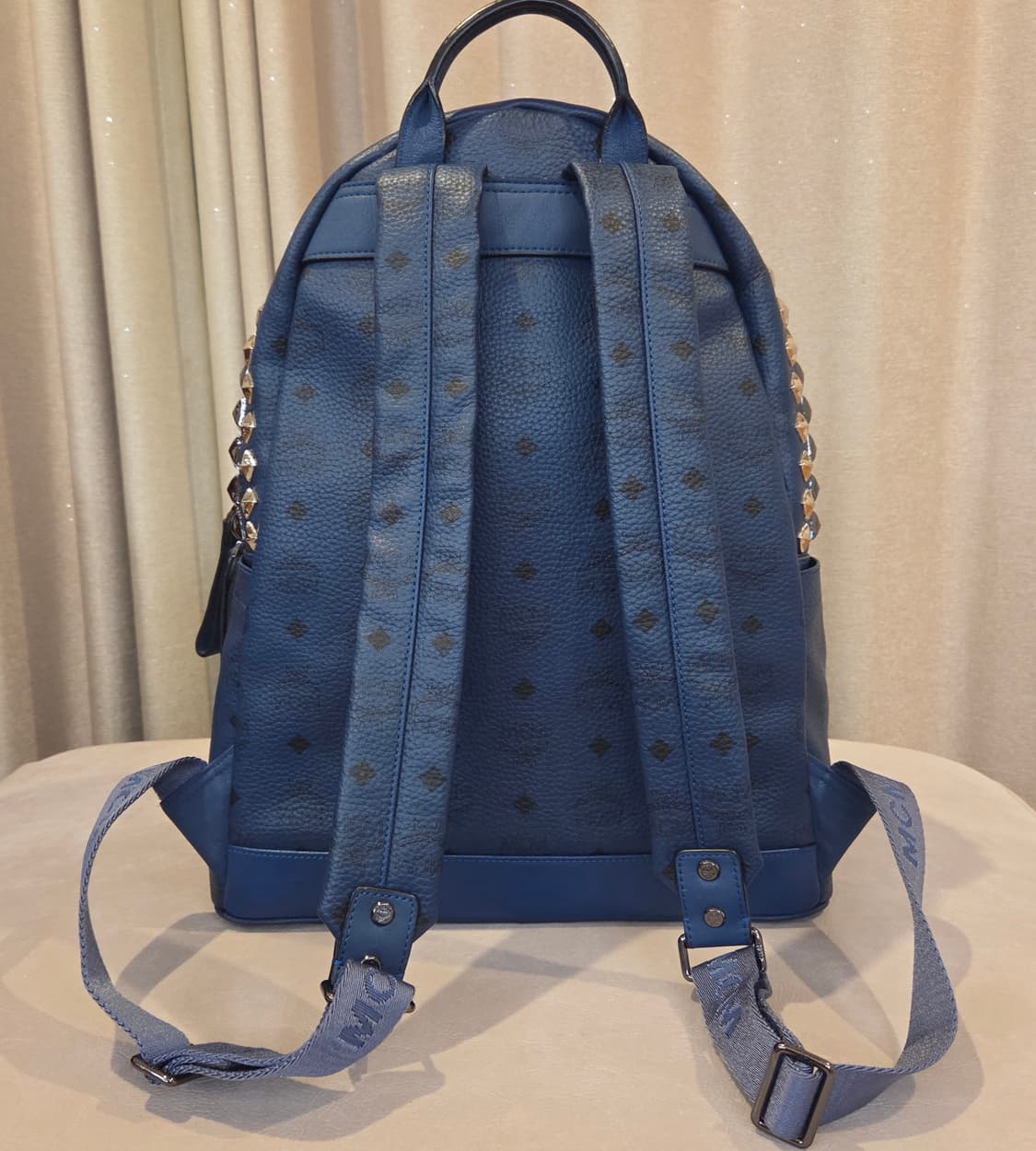 mcm 비세토스 스터드 백팩 상품이미지4