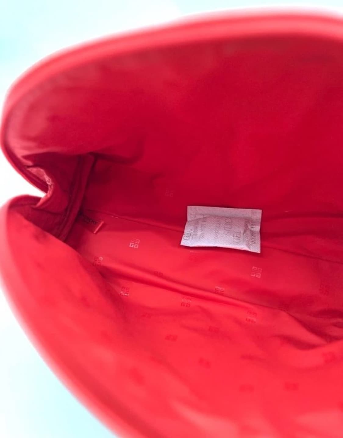 지방시 Givenchy 레드 반달 가죽 파우치 (새제품) 상품이미지7