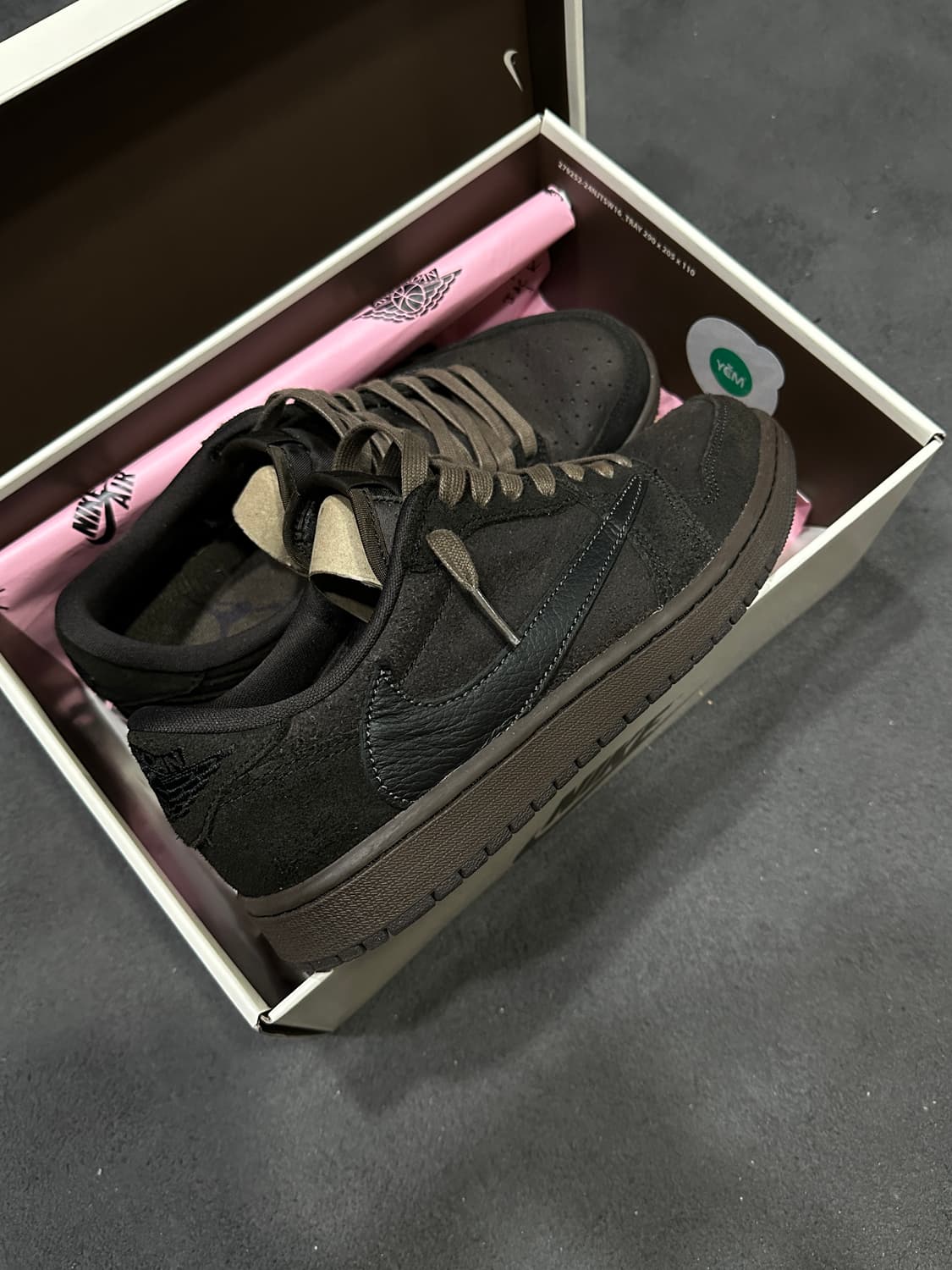 트레비스스캇 벨벳브라운 상품이미지2