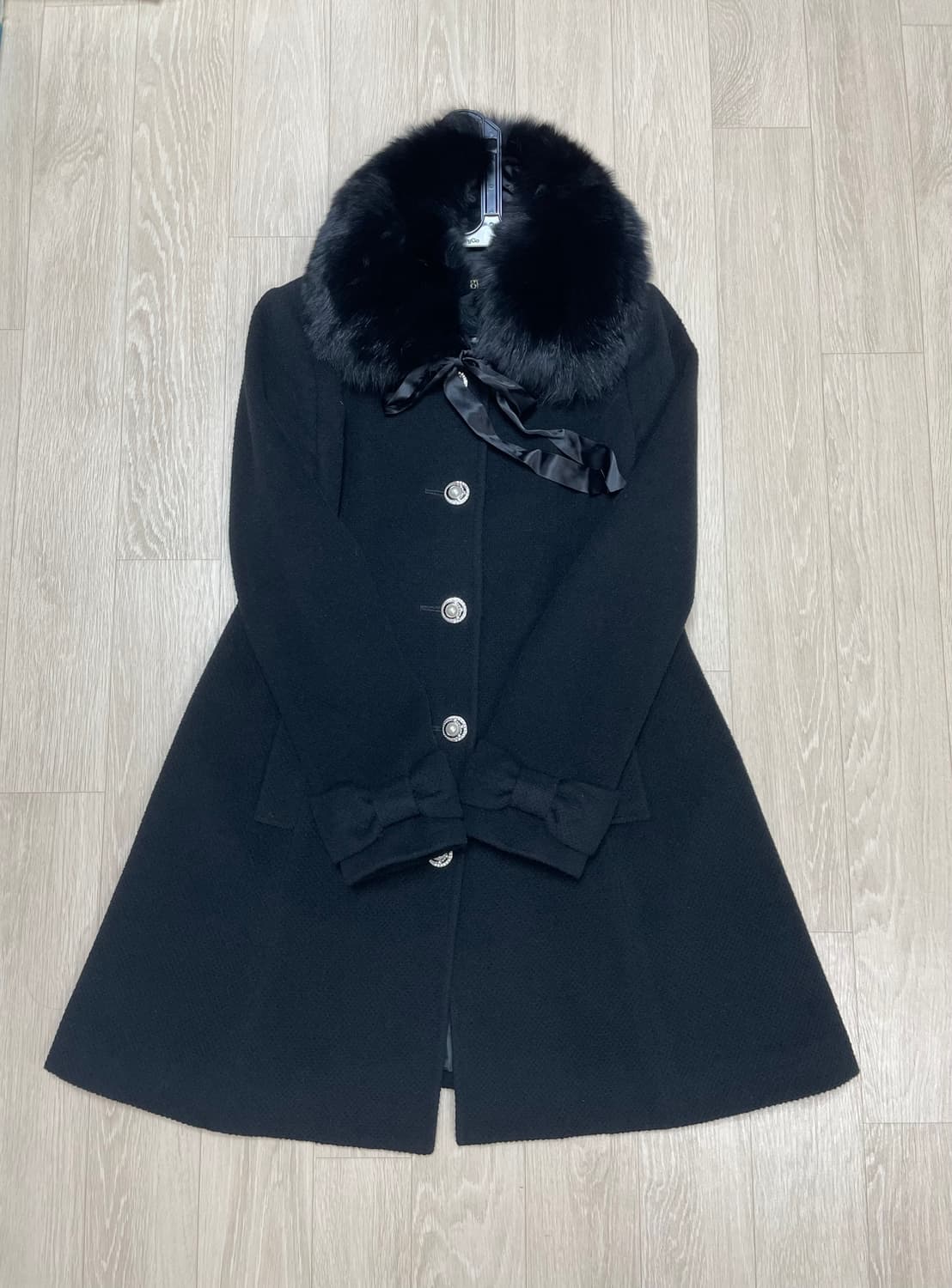 Cecil McBee 세실맥비 블랙 퍼 리본 코트 상품이미지1