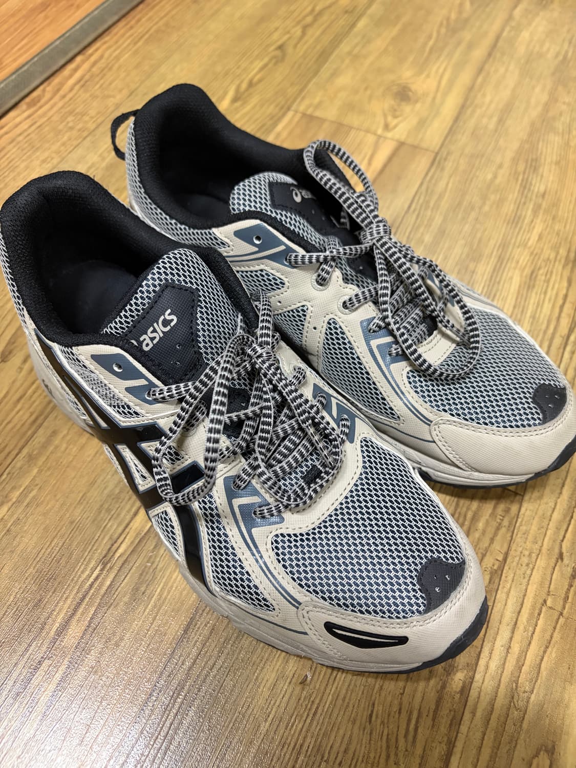 아식스 젤벤쳐6 그레이 상품이미지1