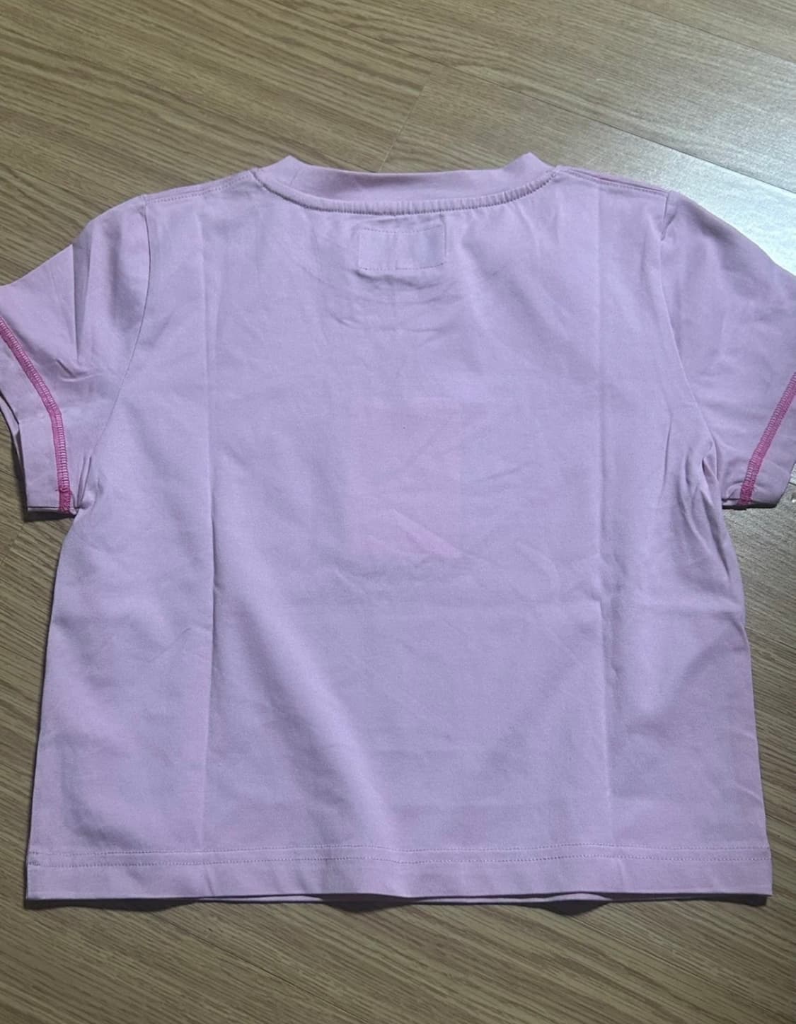 마뗑킴 스몰 라인 로고 스티치 크롭 탑(핑크) 상품이미지3