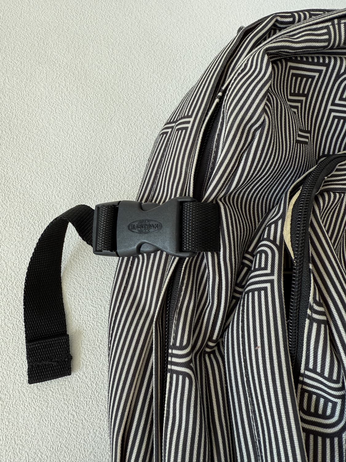 이스트팩(EASTPAK) 백팩 상품이미지4