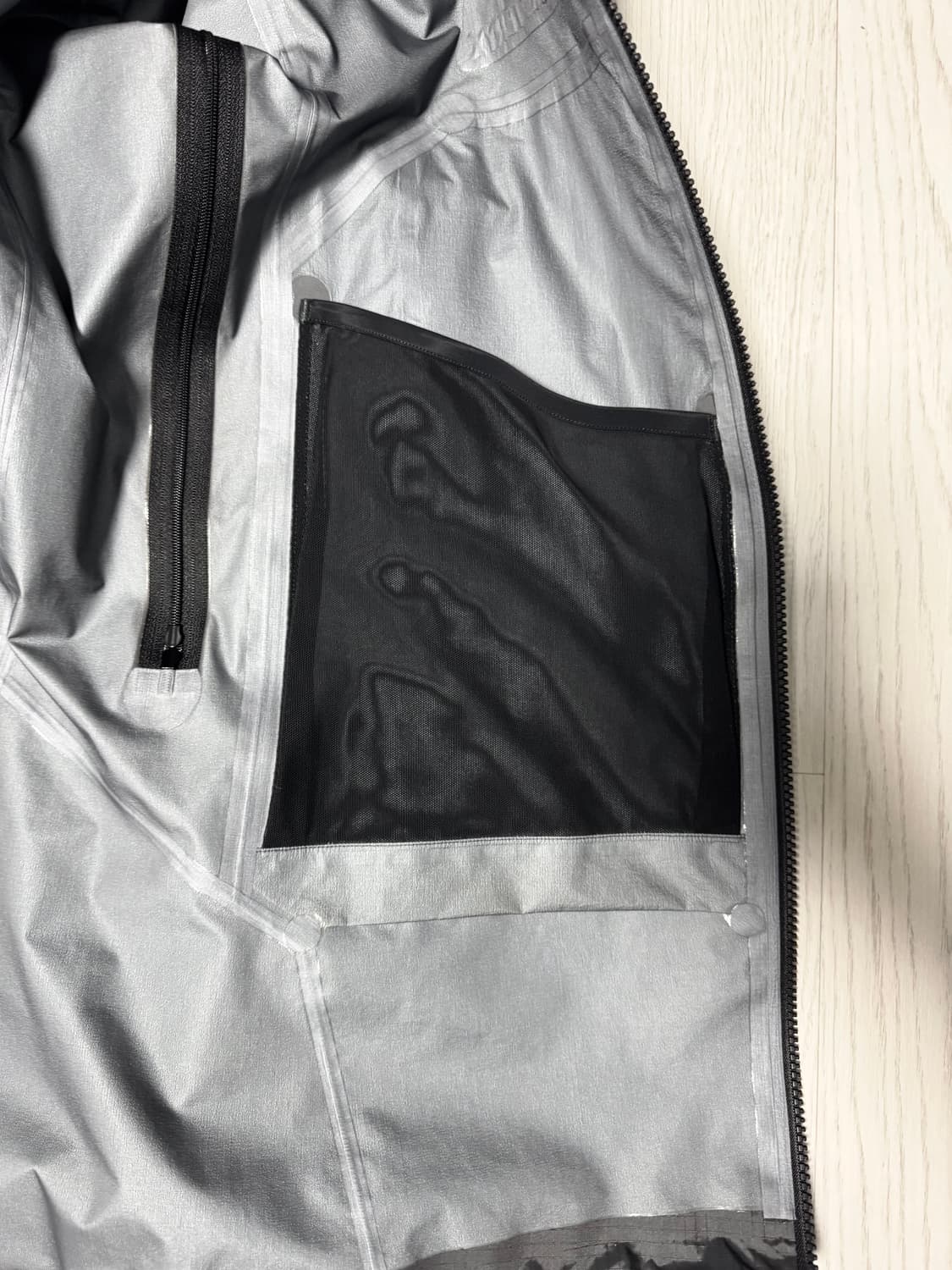 아크테릭스 베타 SV 블랙 M 팝니다 상품이미지6