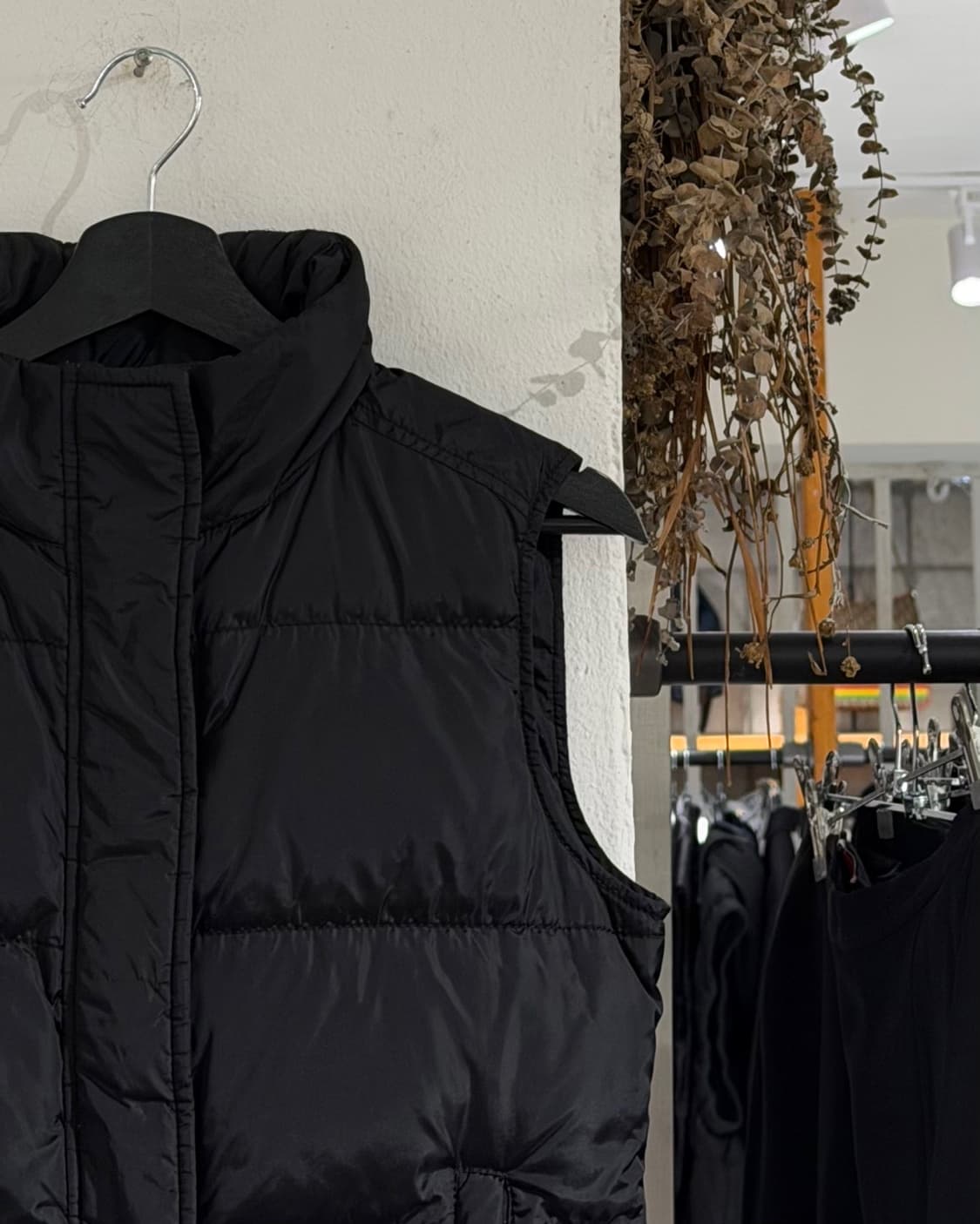 프라다 블랙 베이직 패딩 베스트 상품이미지3