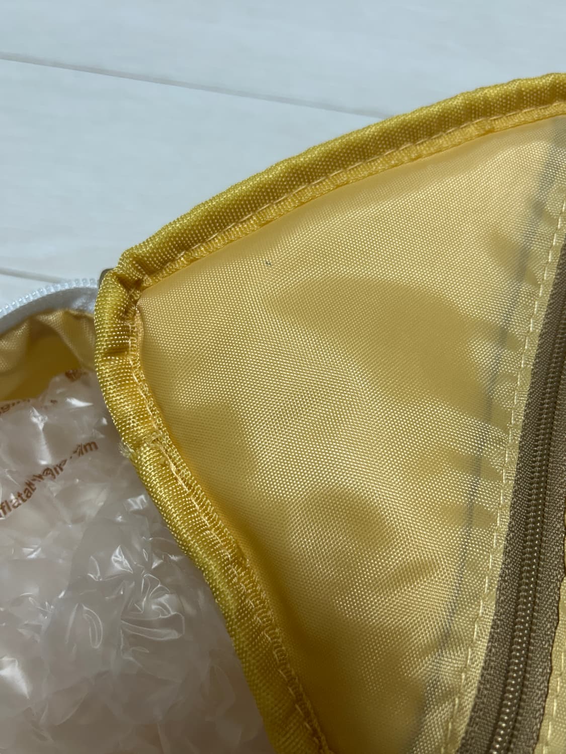 헬로키티 딸기 산도 파우치 상품이미지5