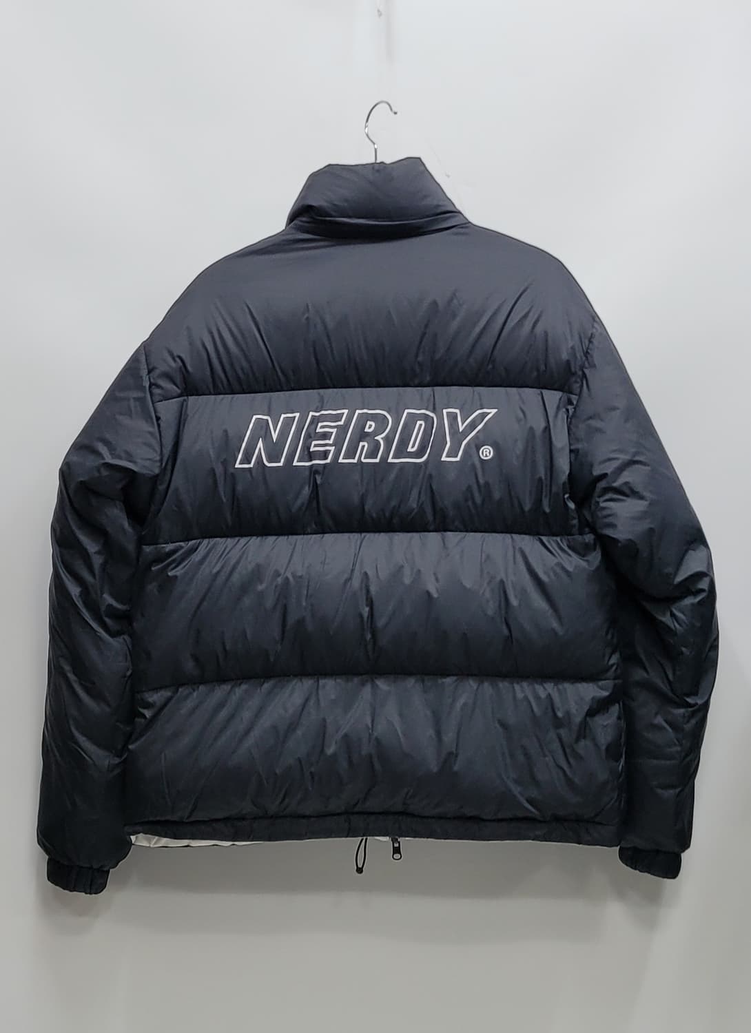 NERDY 널디 리버시블 블랙 화이트 다운 숏 패딩  / S
(공용) 상품이미지2