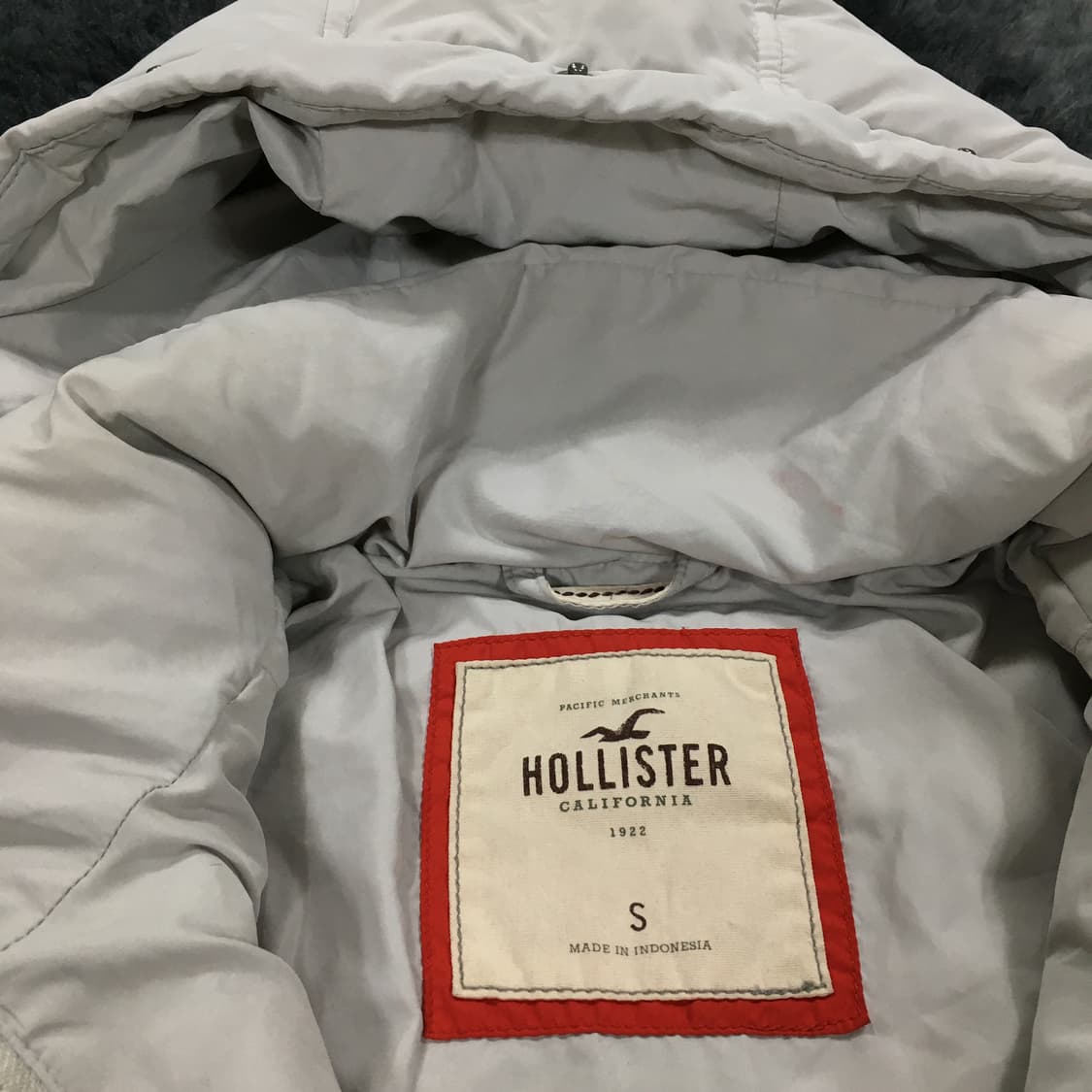 투티/0298 HOLLISTER 여성 울프죠 패딩 화이트 슬림핏 스포티 상품이미지3
