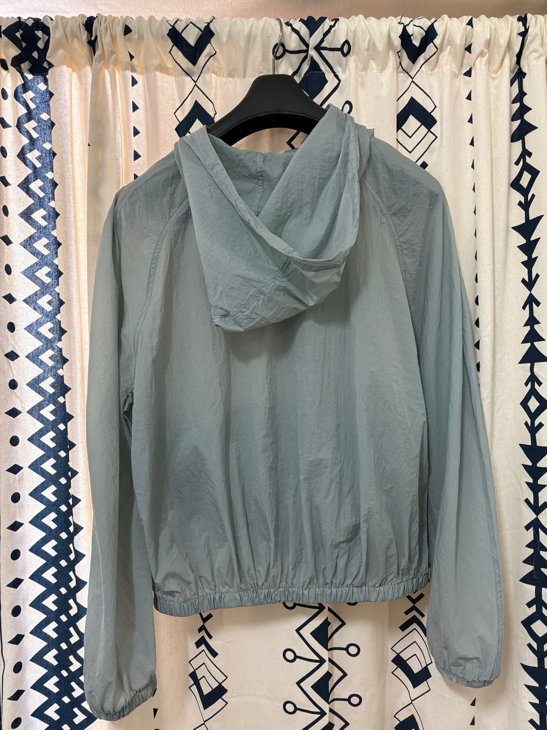 아모멘토 / 시어 나일론 레글런 후드 점퍼 상품이미지5