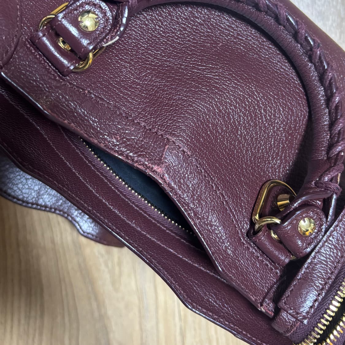 발렌시아가 모터백 미니 버건디  상품이미지5