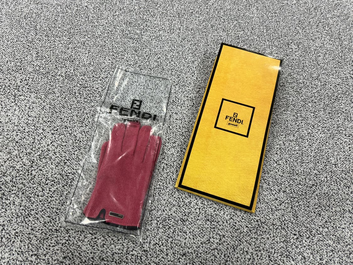 [새상품] 펜디 앙고라 울혼방 장갑 상품이미지1