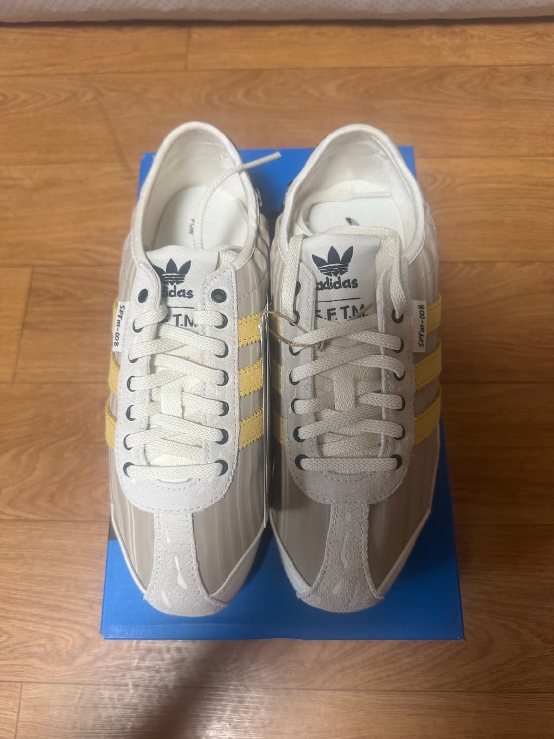 송포더 뮤트 아디다스 도쿄  베이지 235 245 검정 235 240 상품이미지2