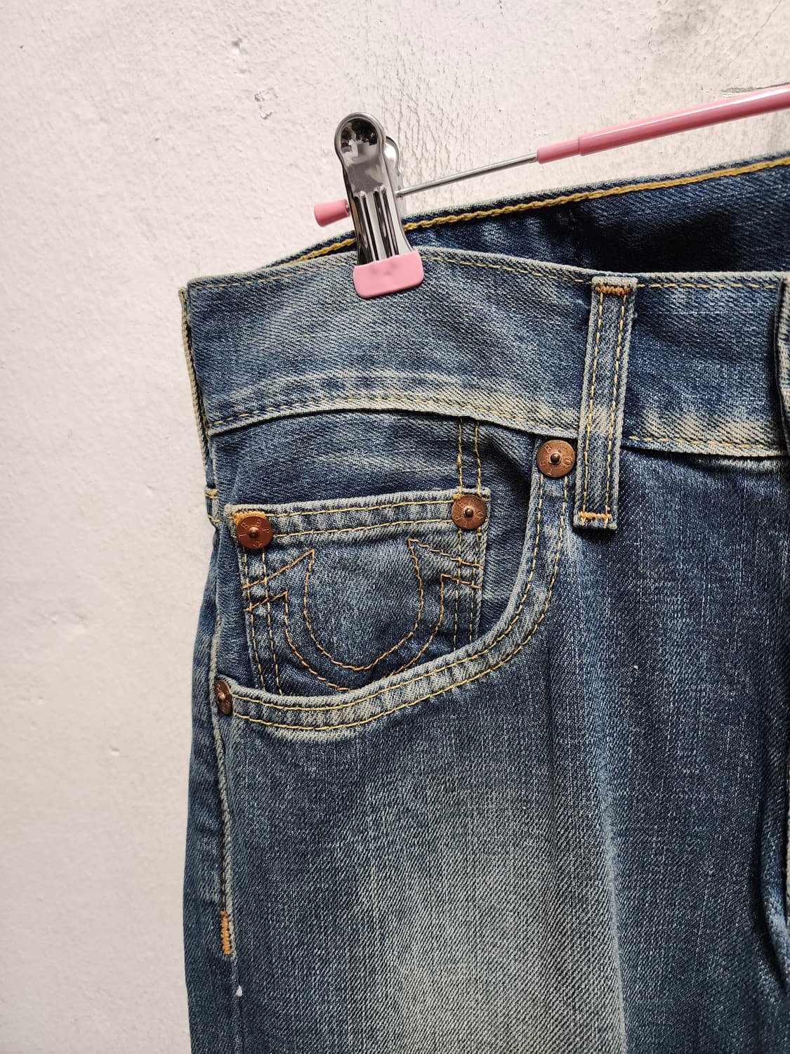 트루릴리젼 BOBBY 세미 부츠컷 청바지  상품이미지3