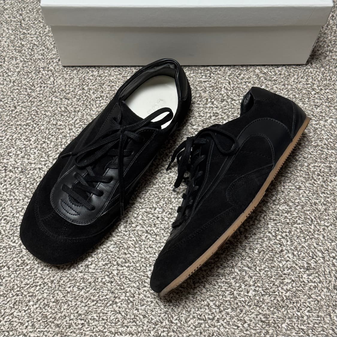 [43] COS 미니멀 스웨이드 트레이너 상품이미지1