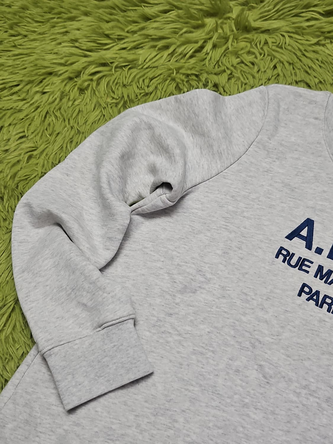 A.P.C 루마담 파리 자수 맨투맨 XS 상품이미지4