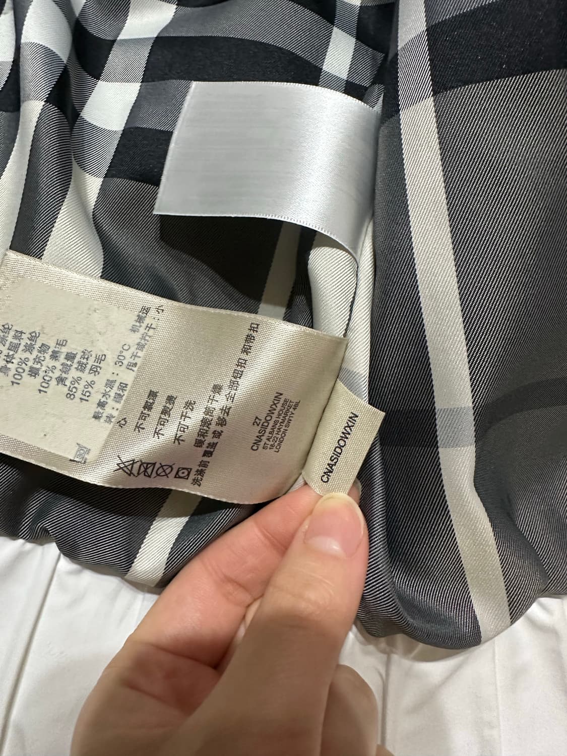 버버리 여성 퀄팅 숏패딩 정품 상품이미지7