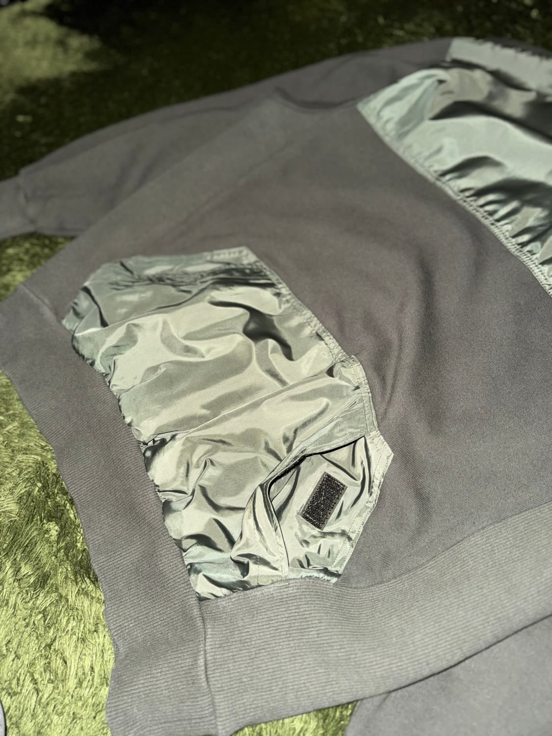 [3] UNDERCOVER 언더커버 패널 디테일 스웻셔츠 올리브 상품이미지4