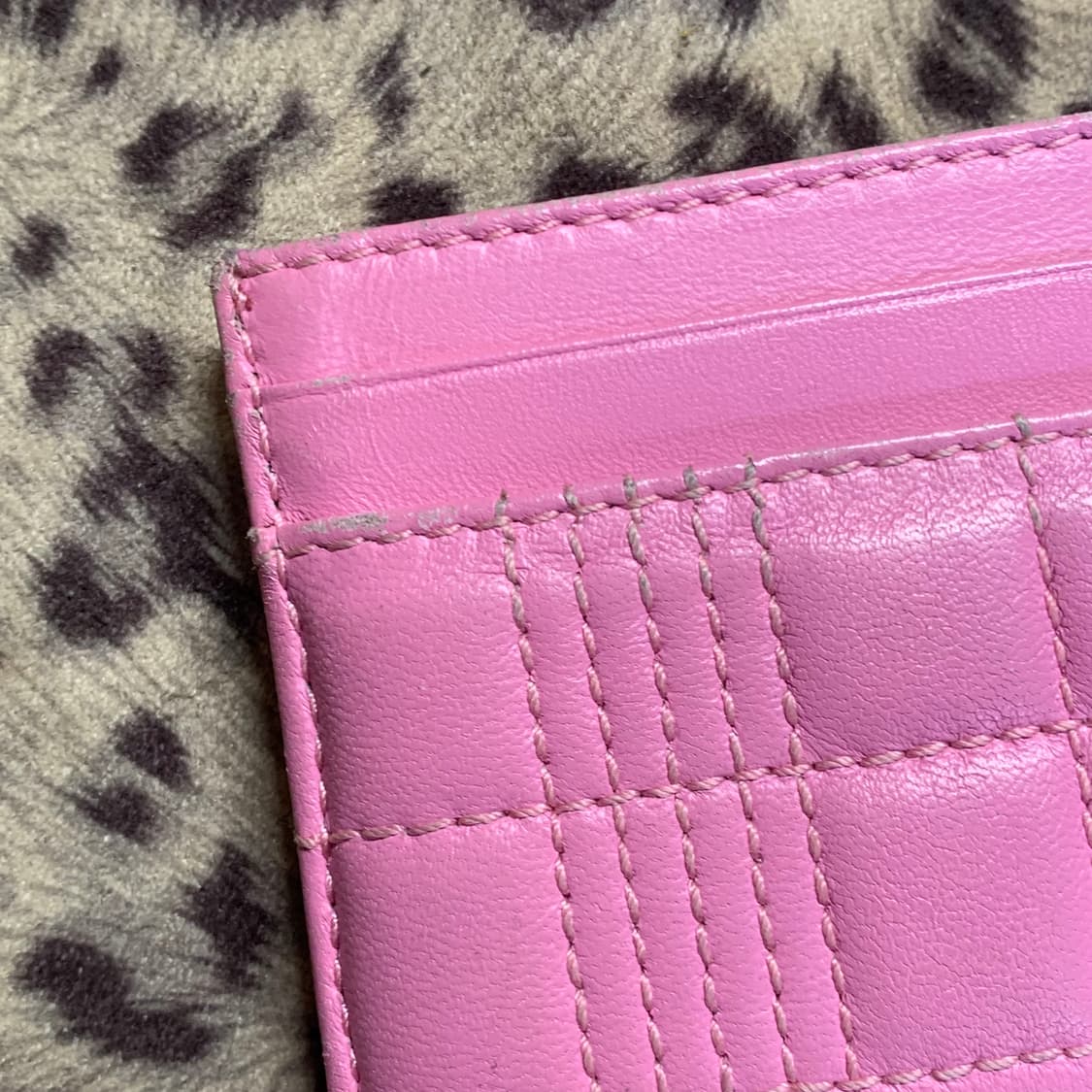 버버리 롤라 램스킨 퀼팅 카드지갑 핑크 상품이미지2