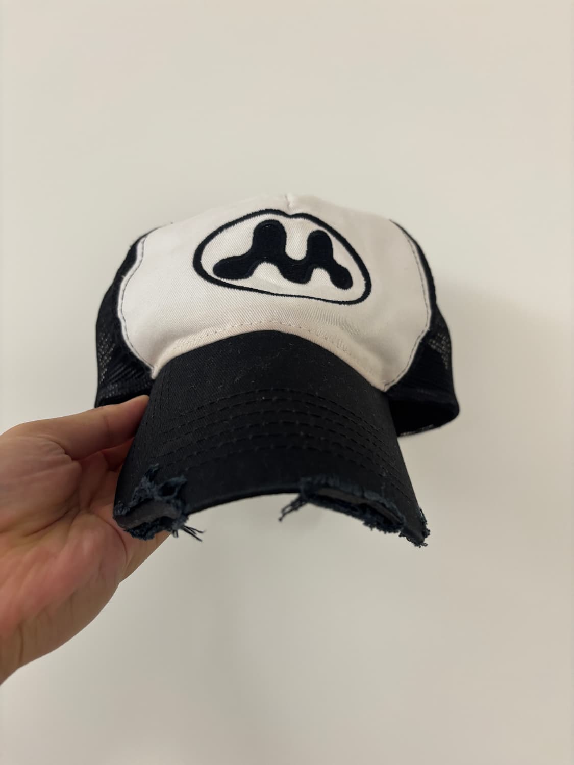 Mowalola trucker cap 상품이미지3