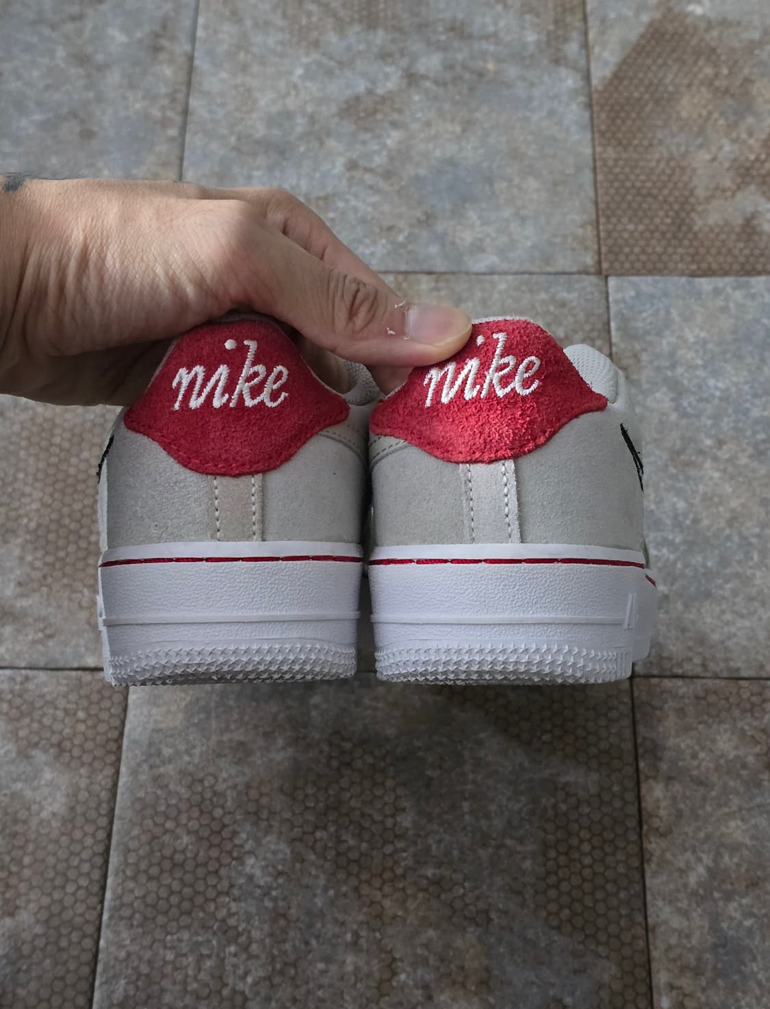 (230)나이키 에어포스 1 lv8 s50 라이트 스톤 상품이미지7