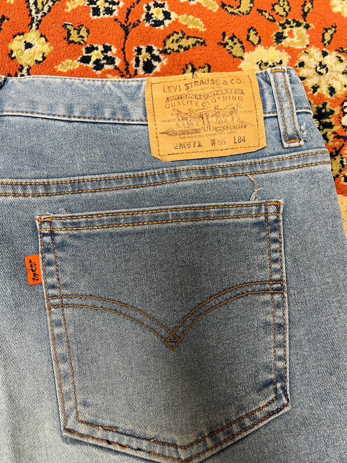 [34] 리바이스 오렌지탭 EM571 연청 부츠컷 데님 팬츠 상품이미지5