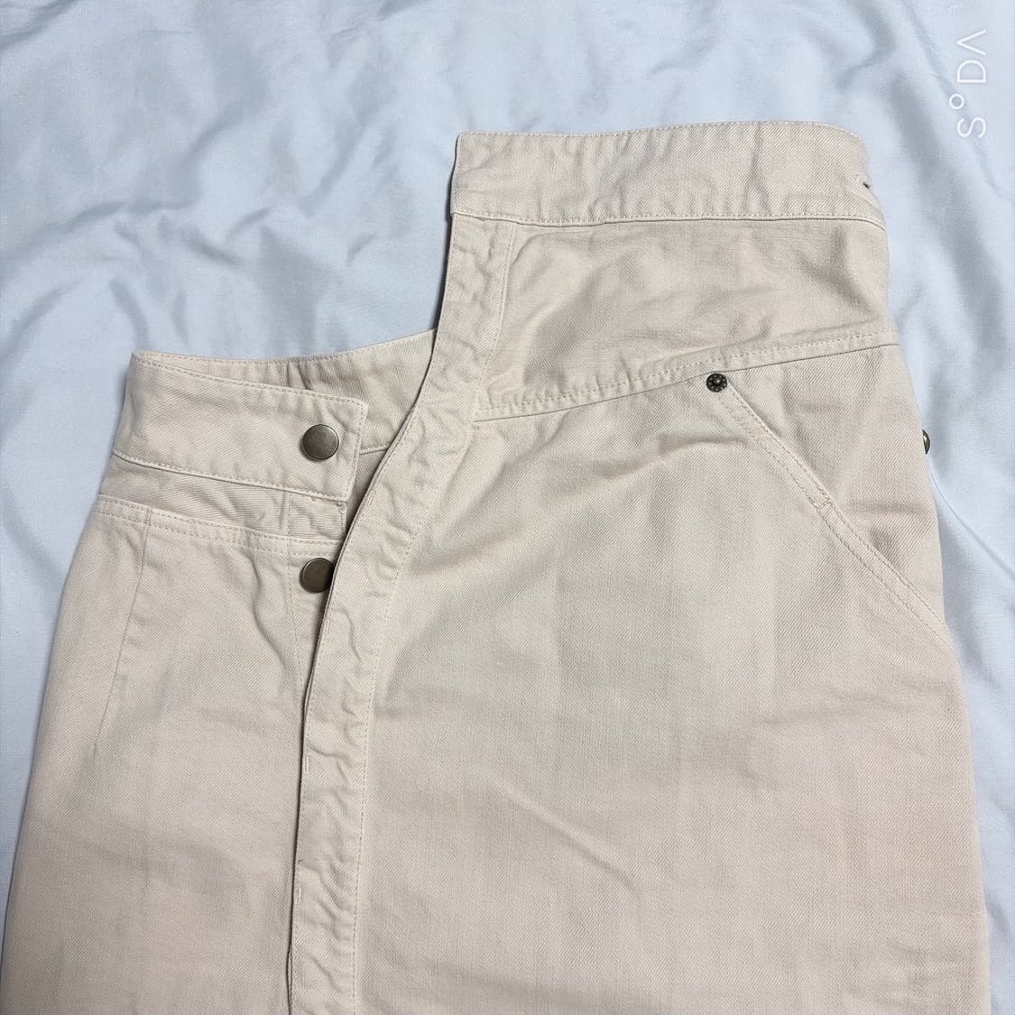 자크뮈스 언발란스 랩 미디 스커트 상품이미지2