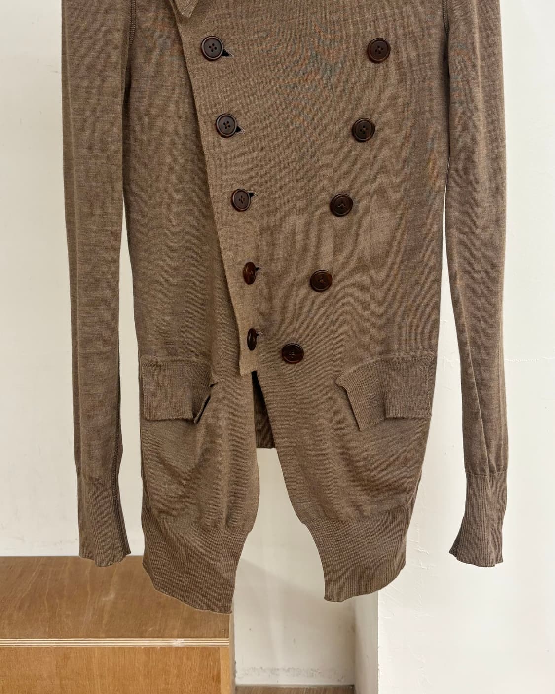 비비안웨스트우드 브라운 사선 버튼 니트 가디건 상품이미지5